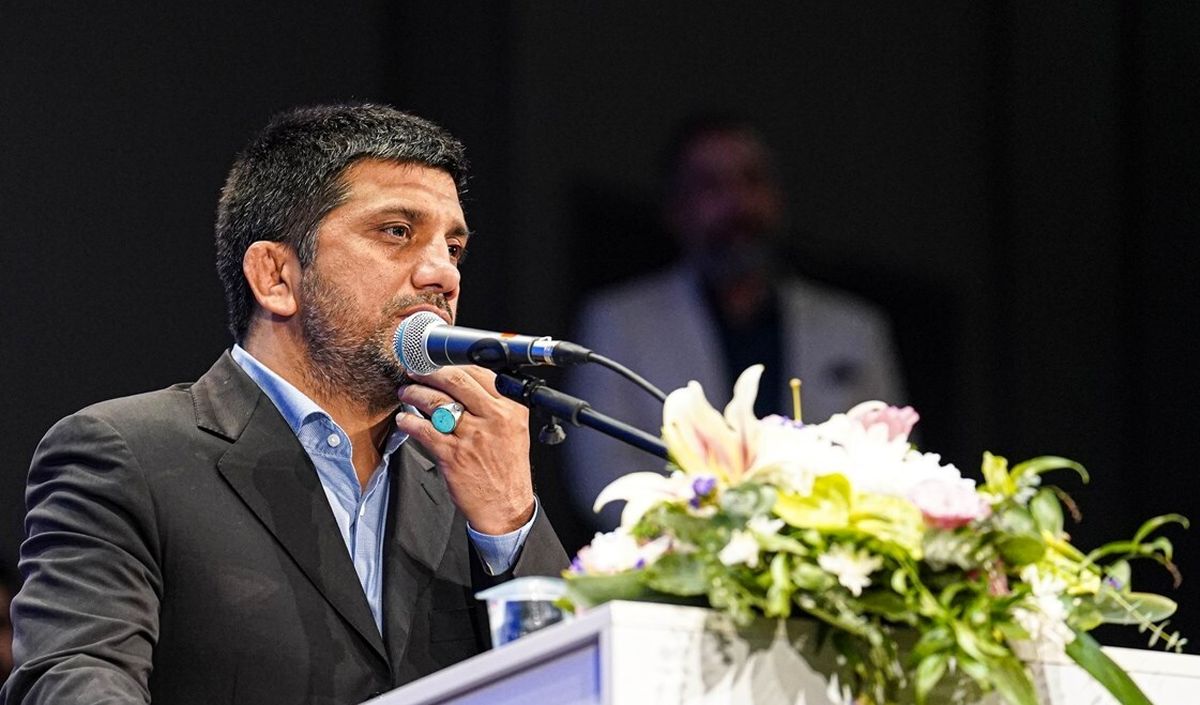 علیرضا دبیر: در المپیکها کشتی بار ورزش ایران را به دوش میکشد