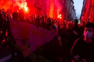 تظاهرات خشونت‌بار در فرانسه در پی اعلام نتیجه انتخابات 