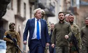 جانسون قول کمک نظامی و مالی به اوکراین داد/ صدراعظم اتریش هم به دیدار زلنسکی رفت/ ویدئوی قدم زدن نخست وزیر انگلیس در کنار زلنسکی در کی‌یف

