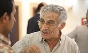 وهاب زاده، بنیانگذار مکتب مدرسه طبیعت در ایران در هشتاد سالگی، دماوند را فتح کرد/ عکس