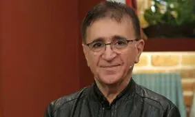 رقابت داغ جناب‌ خان با دکتر انوشه/ ویدئو