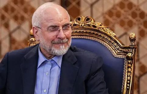 کنایۀ توییتری قالیباف به ناتوانی تابلوهای بنزین آمریکا در نوشتن قیمت

