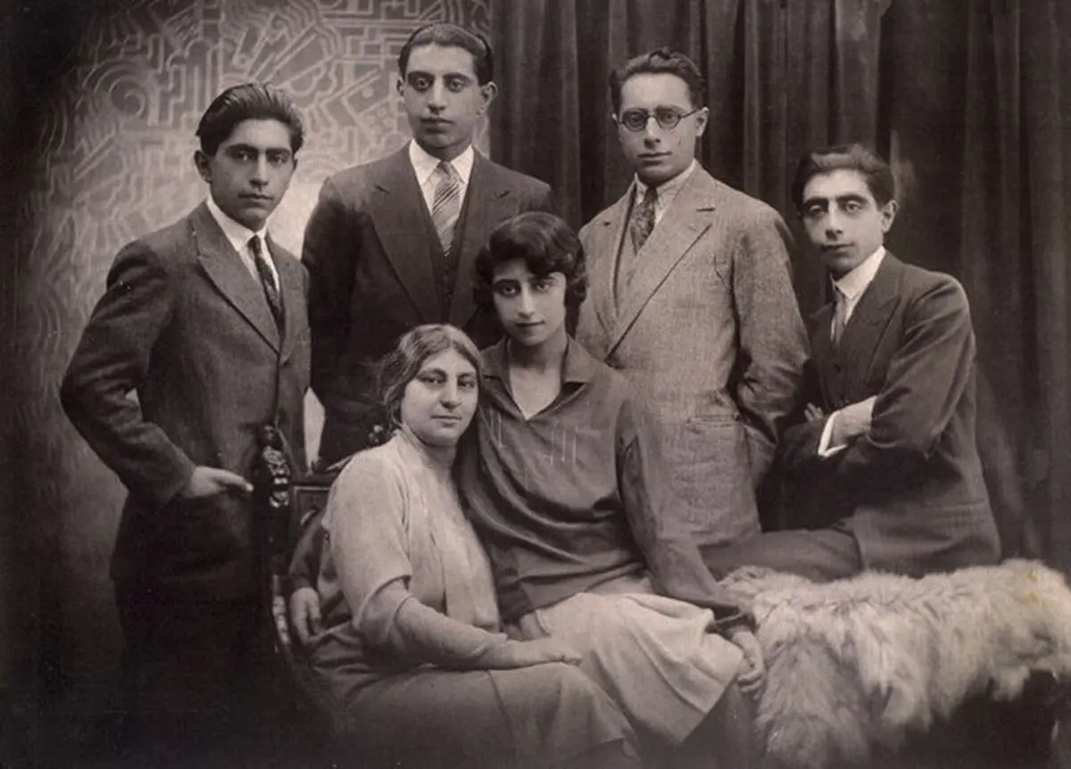 کاری که عمه احمد شاه با قاجاریه کرد / سرشناس‌ترین دختر مظفرالدین شاه را ببینید/ تصاویر