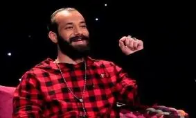 بنر عجیب و خبرساز از عکس تتلو در سطح شهر