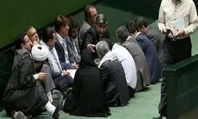 تلاش برای افزایش شانس بقا/ امضای ۵۰ بهارستانی پای درخواست «فوریت» بررسی افزایش تعداد نمایندگان