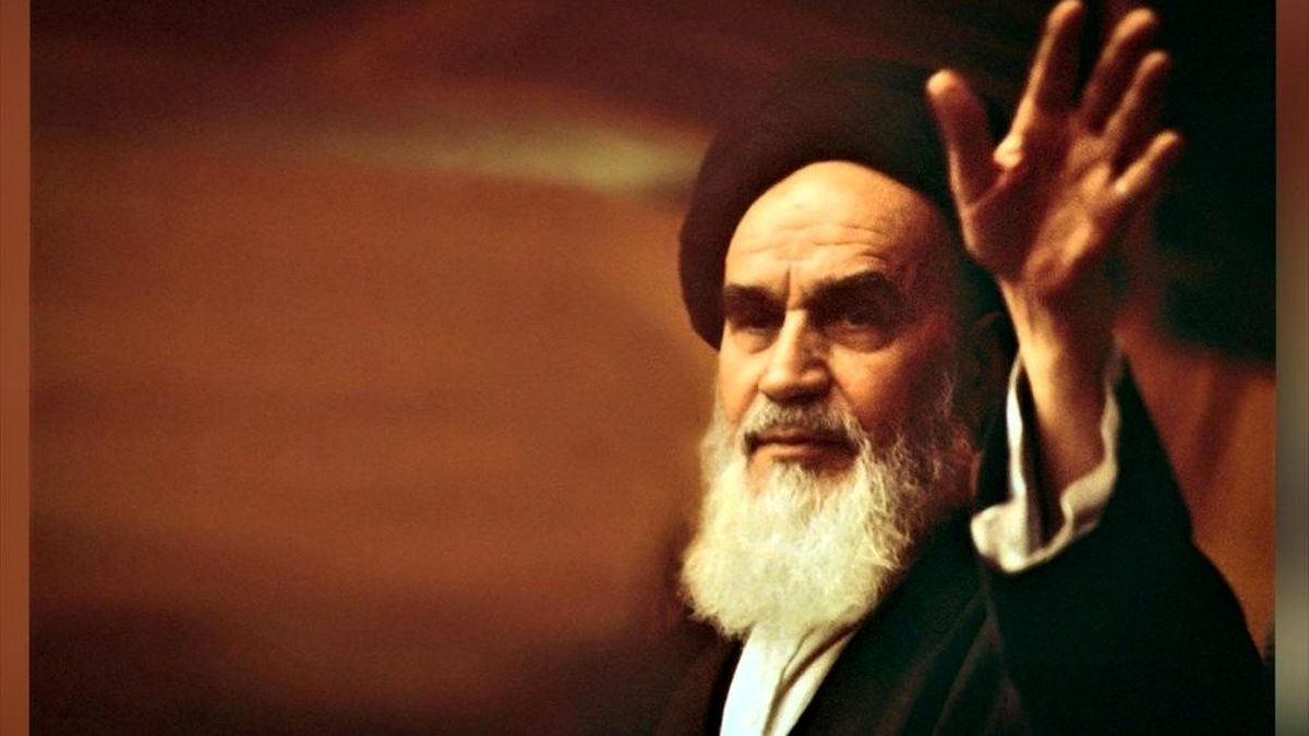  تصویر دیوارنگاره جدید میدان انقلاب؛ از امام خمینی (ره) و ماندلا تا چاوز و رئیسی و سلیمانی/ عکس 