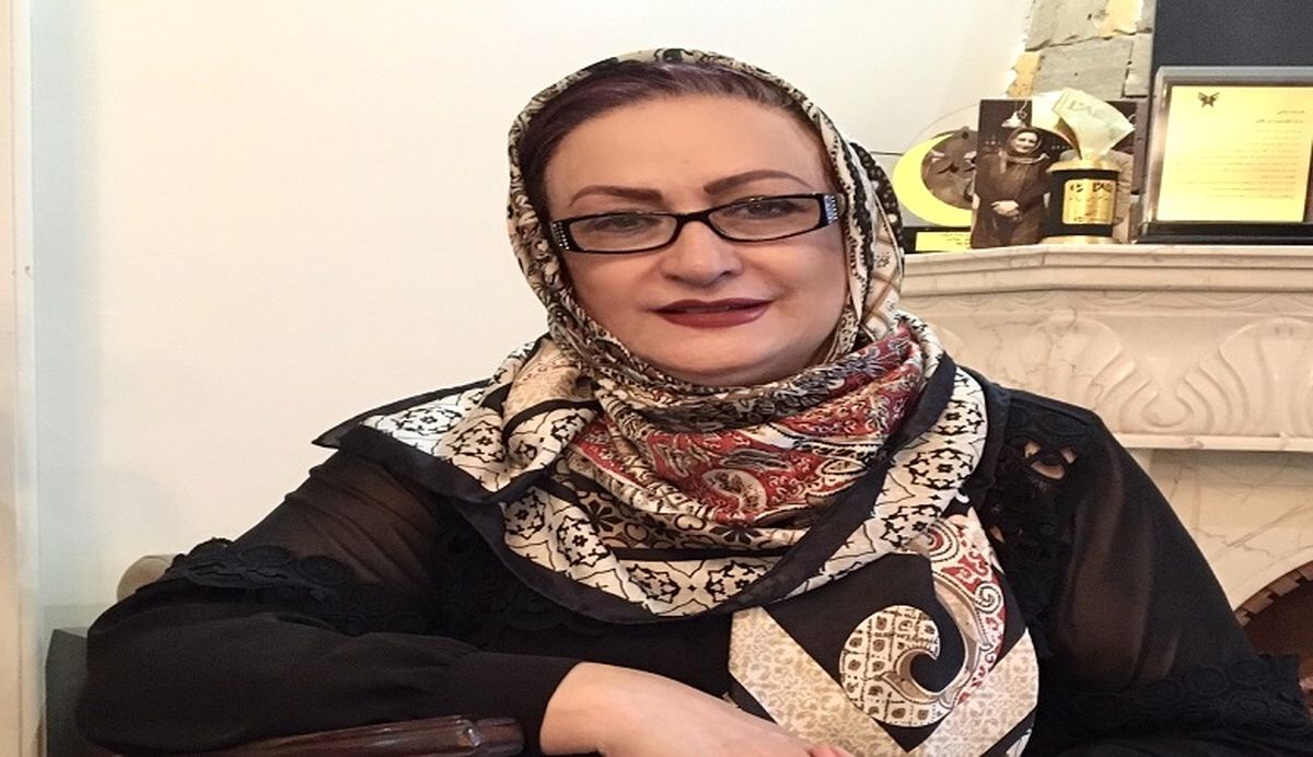 عکس خانم بازیگر در کنسرت معین