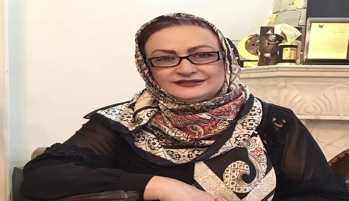 عکس خانم بازیگر در کنسرت معین 