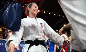 بازداشت پدر یک قهرمان المپیک به اتهام آزار یک داوطلب

