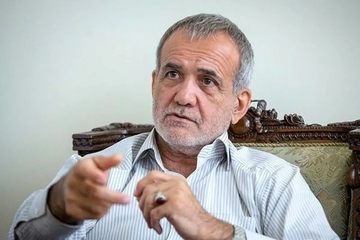 پزشکیان: از نردبان پلاکارد‌های دروغ به پشت بام پاستور نمی‌رسید!/ عکس

