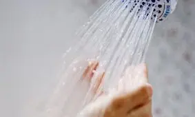تاثیرات حمام آب گرم بر سالمندان