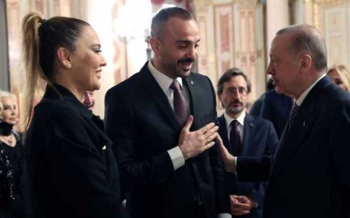 خوانندگان و بازیگران مشهور ترکیه در ضیافت افطاری اردوغان/ ویدئو