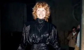 دلبری بازیگر ۵۸ ساله در هفته مد پاریس 