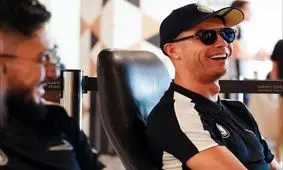 دیدار رونالدو با هوادار کوچک ایرانی در اتاق هتل/ از انگلیسی حرف زدن تا خوشحالی رونالدویی!/ او به کودک ایرانی چه داد؟/ ویدئو

