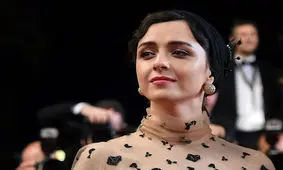 تصویر پدر ترانه علیدوستی بر بالین دخترش در بیمارستان، فتوشاپ است