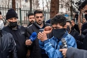 برادر امیرمحمد خالقی: پدرم قصاص قاتل را برای بررسی پشیمانی تعلیق کرده است