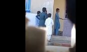 تنبیه دسته جمعی دانش آموزان بلوچ توسط مدیر مدرسه/ ویدئو