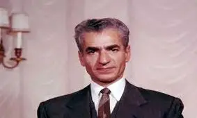 سفر در زمان؛ «محمدرضا پهلوی» در کنار «فوزیه، ملکه نازلی و دختران اش»؛ سال 1317 