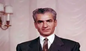 سفر در زمان؛ «محمدرضا پهلوی» در کنار «فوزیه، ملکه نازلی و دختران اش»؛ سال 1317 