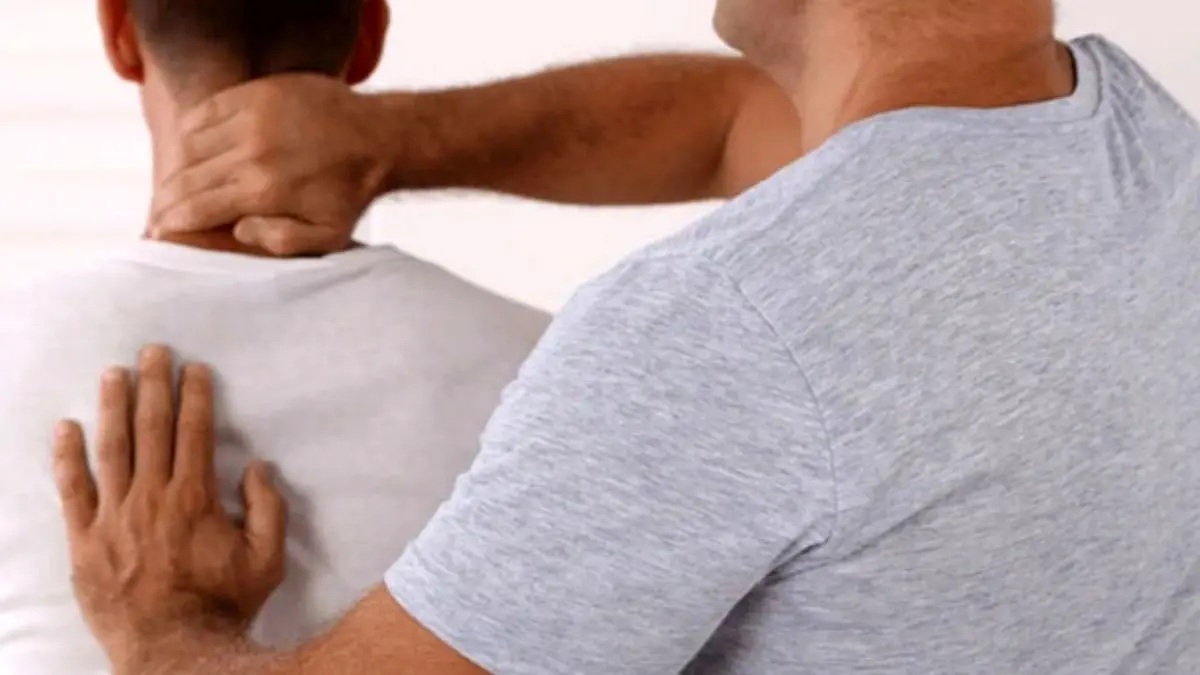 فلج اندام‌ها و حتی مرگ از عوارض شکستن قولنج توسط ماساژورها/ رئیس سازمان نظام پزشکی: فریب تبلیغات را نخورید حتی با حضور چهره‌های مشهور/ ویدئو