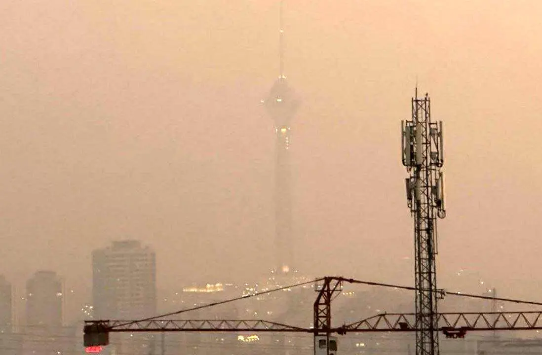 عکس | تصویری شوکه‌کننده از غیب شدن برج میلاد در میان آلودگی تهران؛ ساعتی قبل!