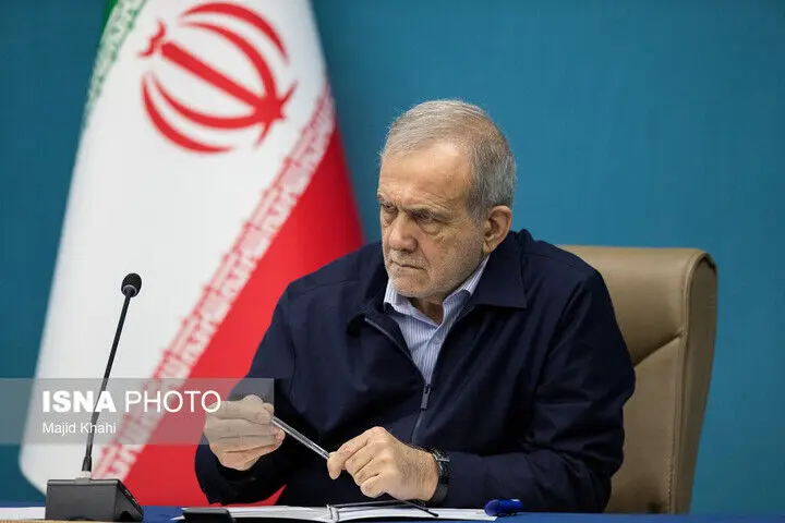 دو سال با وعده‌های فرهنگی پزشکیان؛ از «رفع فیلترینگ» تا توقف اجرای قانون حجاب