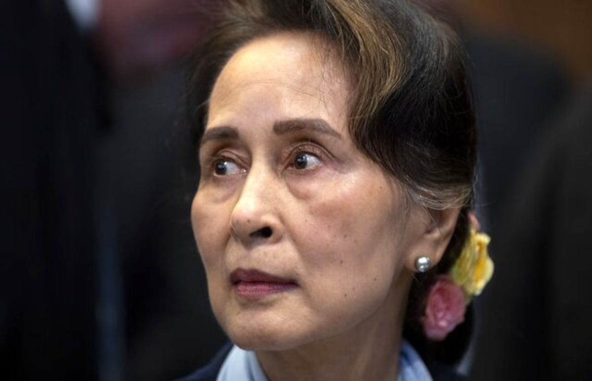 انتقال سوچی، رهبر اپوزیسیون و محبوس میانمار از زندان به حصر خانگی

