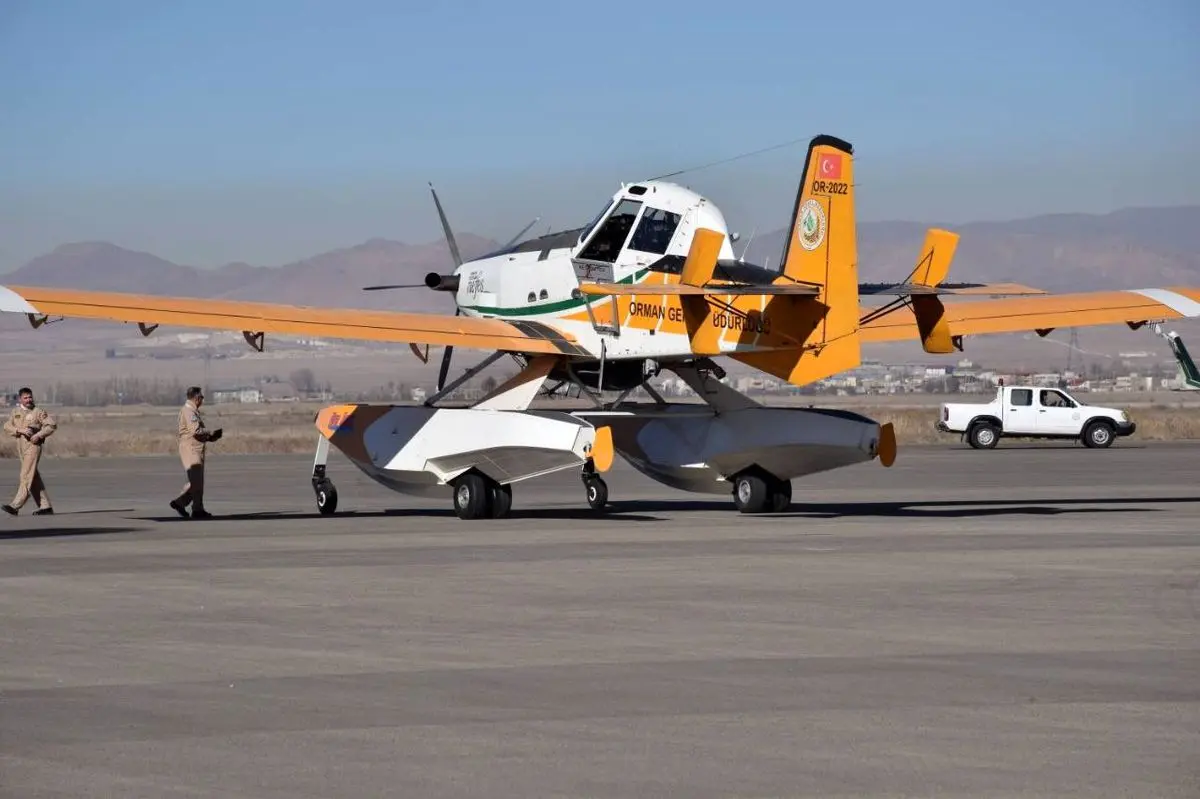 هواپیماهای آب‌پاش ترکیه ای وارد ایران شدند