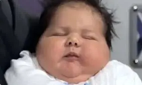 «علی» سنگین‌ترین نوزاد جهان لقب گرفت/ ویدئو