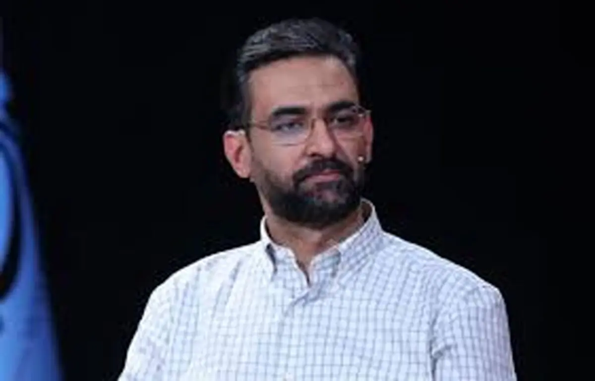 آذری جهرمی: جمینگ GPS اثری بر پهپادهای نظامی ندارد/ قطع اینترنت و GPS برای مقابله با ریزپرنده تاثیر ندارد/ ویدئو