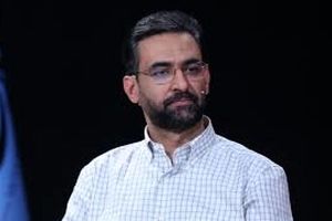 آذری جهرمی: جمینگ GPS اثری بر پهپادهای نظامی ندارد/ قطع اینترنت و GPS برای مقابله با ریزپرنده تاثیر ندارد/ ویدئو