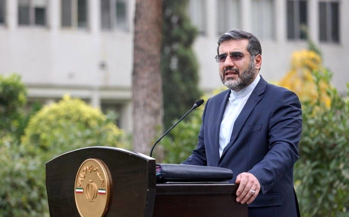 همه خوانندگانی که ادعا میشد دچار محدودیت هستند یا خودشان اینطور فکر میکردند، برنامههای عادیشان برقرار است/ گذر زمان نشان داد حرفی که آن روز زدم، کاملا درست بوده است