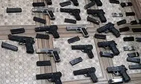 کشف ۱۵۰ قبضه اسلحه جنگی کلت خارجی در سیستان و بلوچستان/ ویدئو