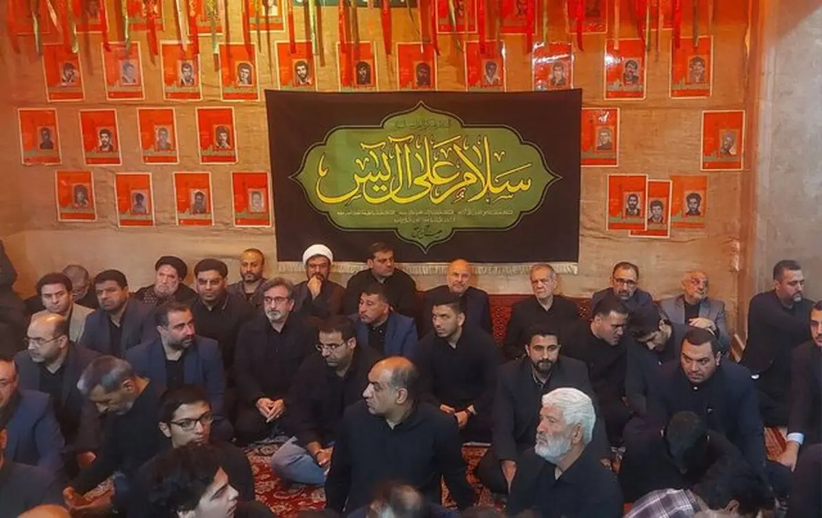 حضور پزشکیان در جمع عزاداران هیئت آل‌یاسین مشهد

