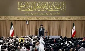 رهبر انقلاب: امروز جرات حمله به مرزهای ایران را ندارند/ با نظام سلطه مخالفیم/ چرایی جنگ 8 ساله را نسل جوان ما بدانند

