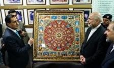 هدیه نفیس قالیباف به رئیس مجلس پاکستان/ ویدئو