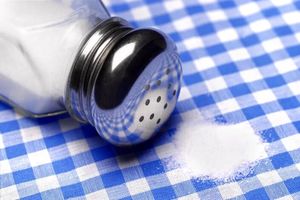 خوردن بیش از حد نمک مرگبار است/ چطور مصرف نمک را کاهش دهیم