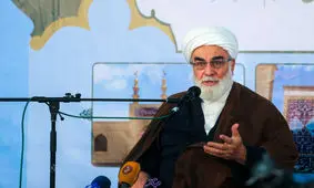 رئیس دفتر مقام معظم رهبری: ایشان در سلامتی کامل هستند و خدا را شکر هیچ مشکلی ندارند/ دشمن در فضای مجازی به دنبال بی‌حجابی است