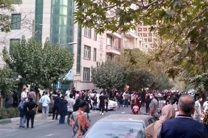 روایت ایرنا از تجمعات امروز تهران در مقابل سازمان نظام پزشکی، خانه هنرمندان و بازار تهران