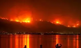 آتش‌سوزی‌های کالیفرنیا؛ فرار ستارگان هالیوود از خانه‌هایشان/شمار قربانیان آتش‌سوزی در لس‌آنجلس به ۱۰ نفر رسید/ ویدئو