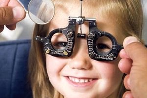 مناسب‌ترین فریم عینک برای کودکان چگونه است؟