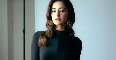 تابستانی که زیبا شدم  | چرا همه دارند درباره این زن حرف می‌زنند؟ | قدرتمندترین ستاره نسل Z  | آنانیا پاندی کیست؟