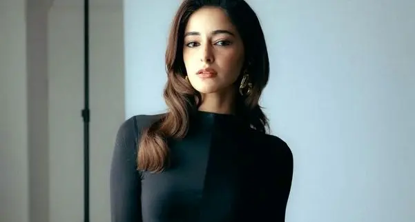 تابستانی که زیبا شدم  | چرا همه دارند درباره این زن حرف می‌زنند؟ | قدرتمندترین ستاره نسل Z  | آنانیا پاندی کیست؟