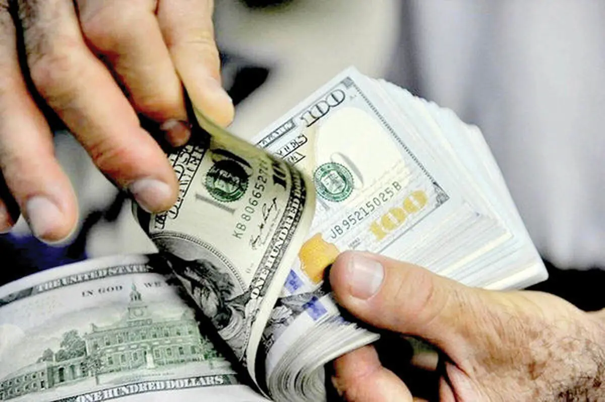  سرگردانی متقاضیان دریافت ارز در صرافی‌ ها