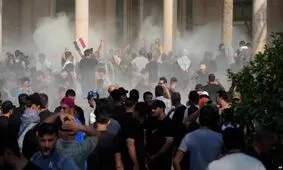حامیان جریان صدر ساختمان استانداری بصره و ذی قار را اشغال کردند