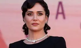  استایل رسمی و شیک پریناز ایزدیار در اکران «زن و بچه» 