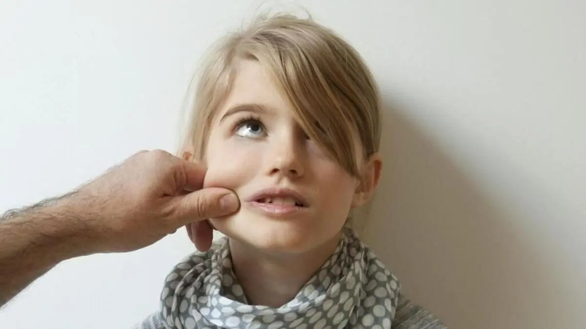  چگونه از کودک‌مان در برابر پدوفیلی‌ ها محافظت کنیم؟

