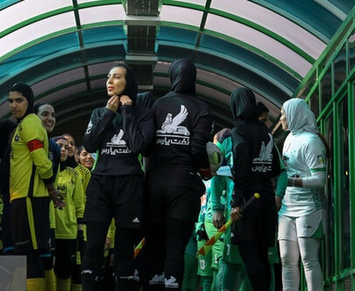 برگزاری مسابقه فوتبال زنان برای اولین بار در "نقش جهان"

