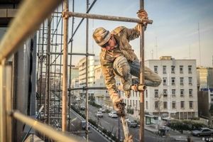 بیش از نیمی از کارگران ساختمانی تحت پوشش بیمه نیستند/ 50 درصد از حوادث کار سهم ده درصد از کارگران است