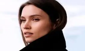 مرگ هولناک ملکه زیبایی توسط یک گوزن